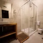 Being Hostel Porto