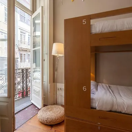 Hostel Being Porto