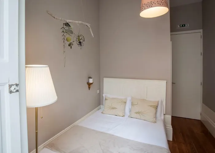 ホステル ビーイング *