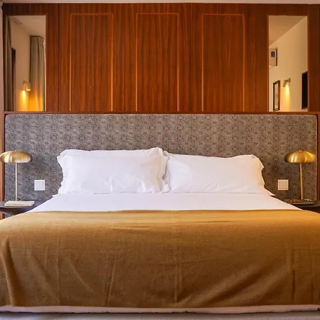 旅馆 位于波尔图住宿加早餐旅馆 *