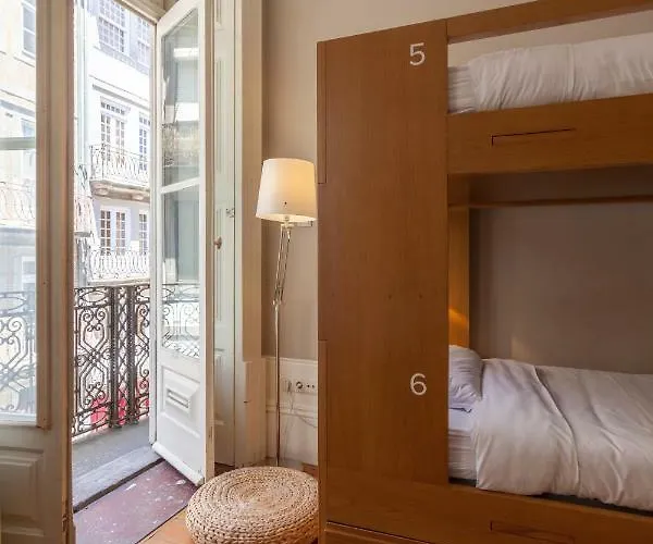 Hostel Being Porto